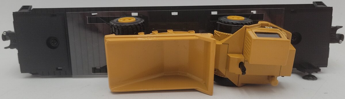 Lionel 6-29458 O Gauge BNSF Flatcar w/Die-Cast Articulated Truck EX/Box