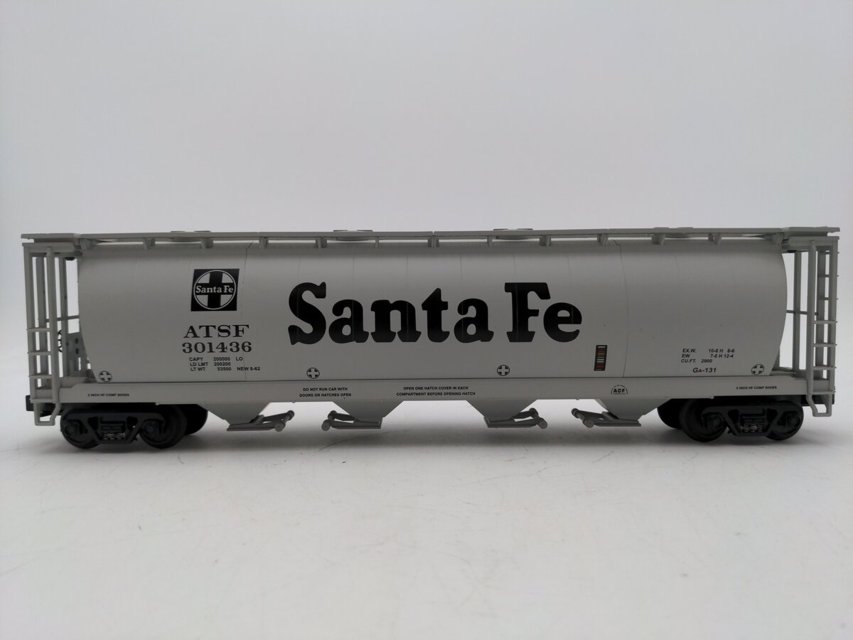 MTH 20-97421 O Gauge Santa Fe 4-Bay Cylindrical Hopper Car #301436 EX