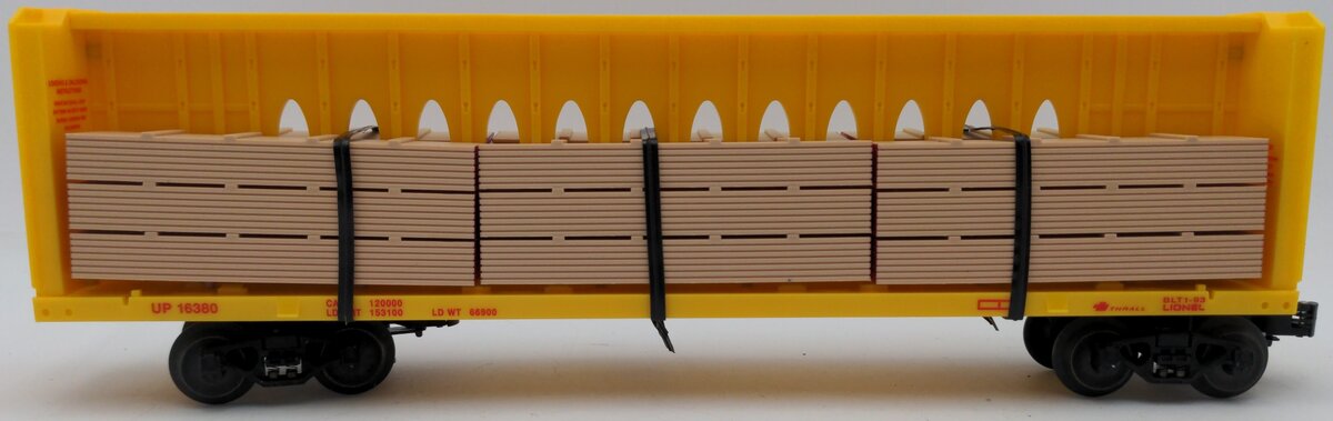 Lionel 6-16380 O Gauge Union Pacific Center I-Beam Flatcar with Wood Load EX/Box