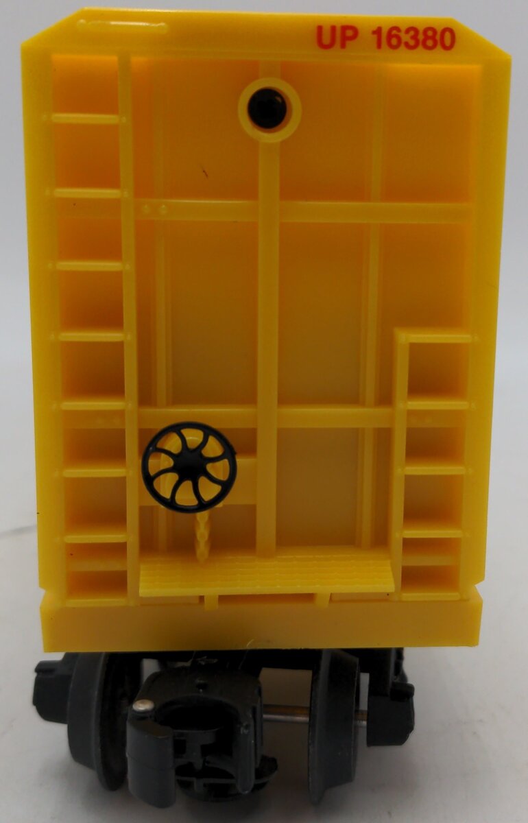 Lionel 6-16380 O Gauge Union Pacific Center I-Beam Flatcar with Wood Load EX/Box