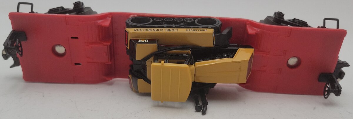 Lionel 6-16955 O Gauge Santa Fe Flatcar with Ertl Challenger EX/Box