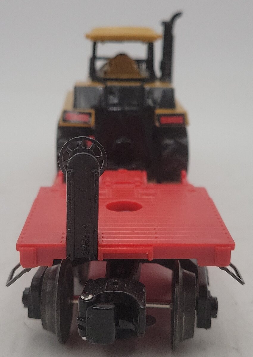 Lionel 6-16955 O Gauge Santa Fe Flatcar with Ertl Challenger EX/Box