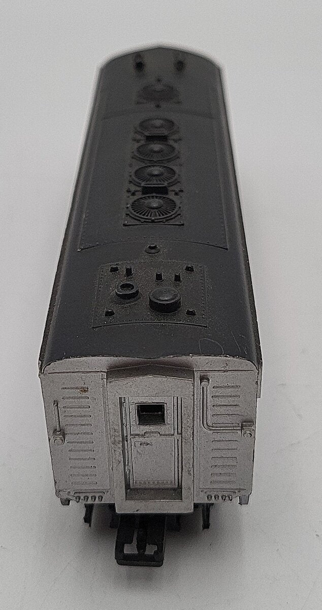Athearn 3033 HO Amtrak F-7A DMY Diesel Locomotive #106 VG