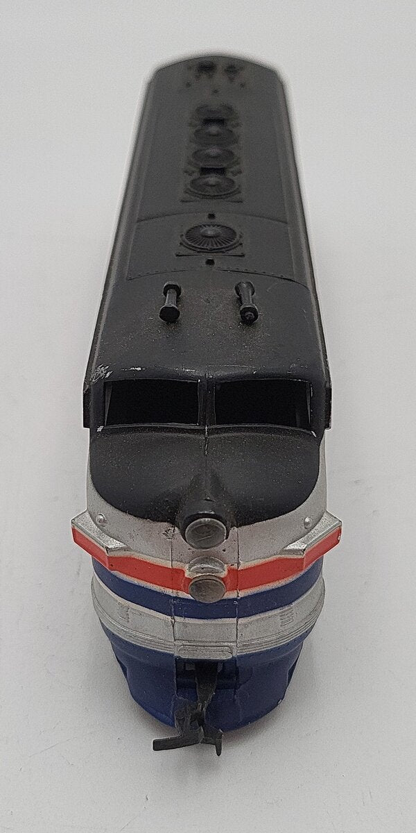 Athearn 3033 HO Amtrak F-7A DMY Diesel Locomotive #106 VG