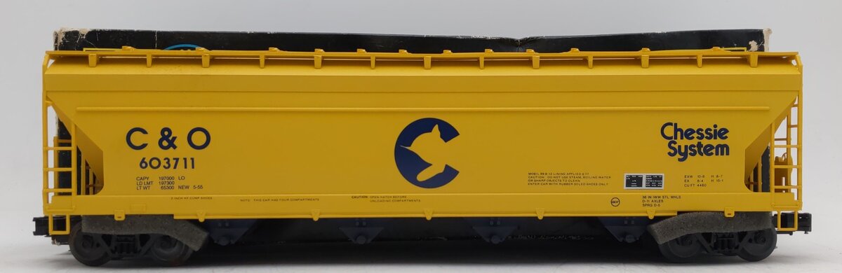 Weaver 2079 O Gauge C&O Chessie System Centerflow Covered Hopper #603711 VG/Box