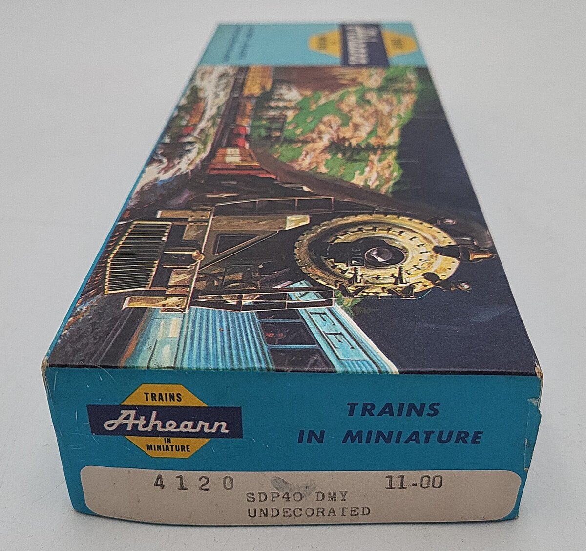 Athearn 4120 HO Scale SDP40 Undecorated Non-Powered Diesel Locomotive EX/Box