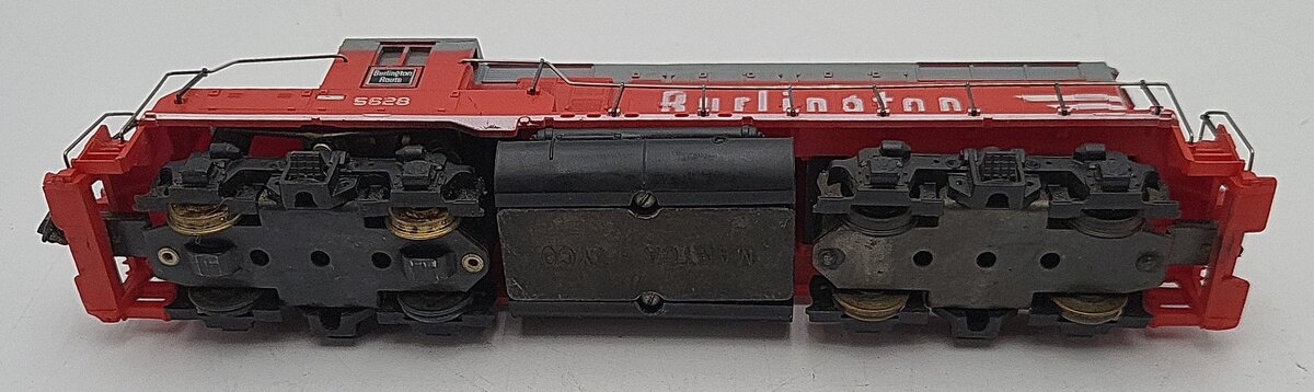 Tyco 228A HO Burlington GP-20 Diesel Locomotive #5628 VG