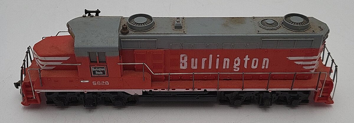 Tyco 228A HO Burlington GP-20 Diesel Locomotive #5628 VG