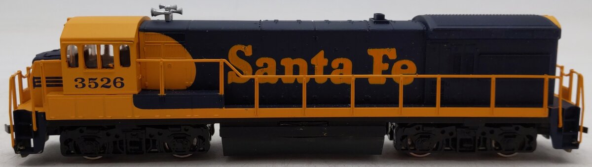 Bachmann 0622 HO Scale Atchison Topeka Santa Fe Diesel Locomotive #3526/Box