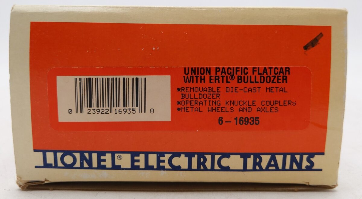 Lionel 6-16935 O Gauge Union Pacific Flatcar with Ertl Bulldozer VG/Box