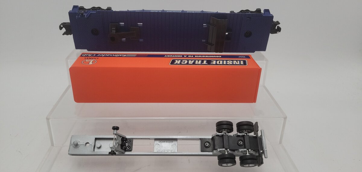 Lionel 6-19437 O Gauge Lionel Rail Roader Club Flatcar w/Inside Track Trailer EX/Box