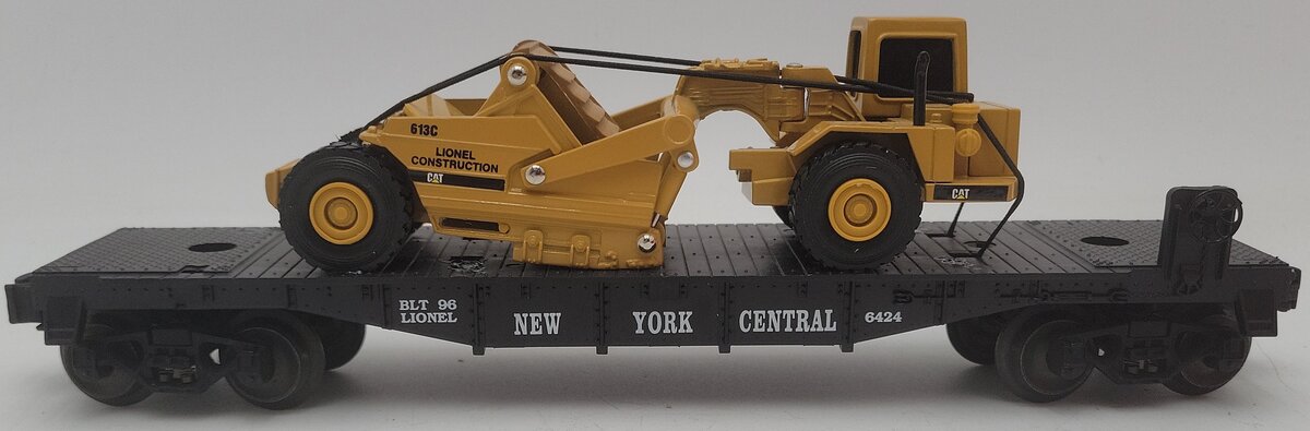 Lionel 6-16954 O Gauge New York Central Flatcar with ERTL Scraper #6424 EX/Box