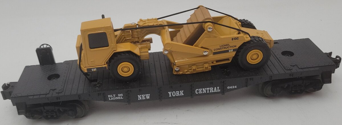 Lionel 6-16954 O Gauge New York Central Flatcar with ERTL Scraper #6424 EX/Box