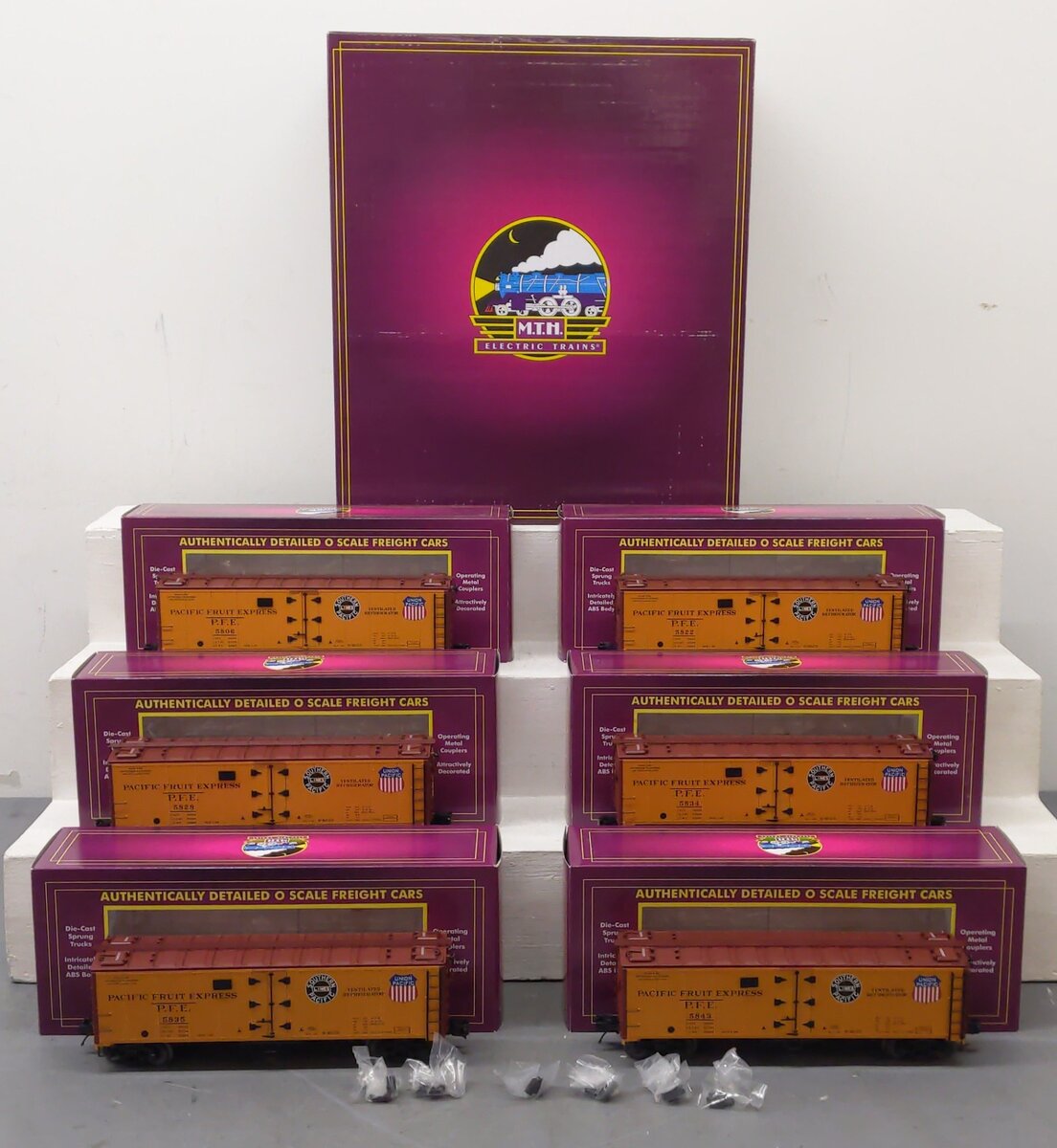 MTH 20-92110 O Gauge Pacific Fruit Express 40' Steel Sided Reefers (Set of 6) LN/Box