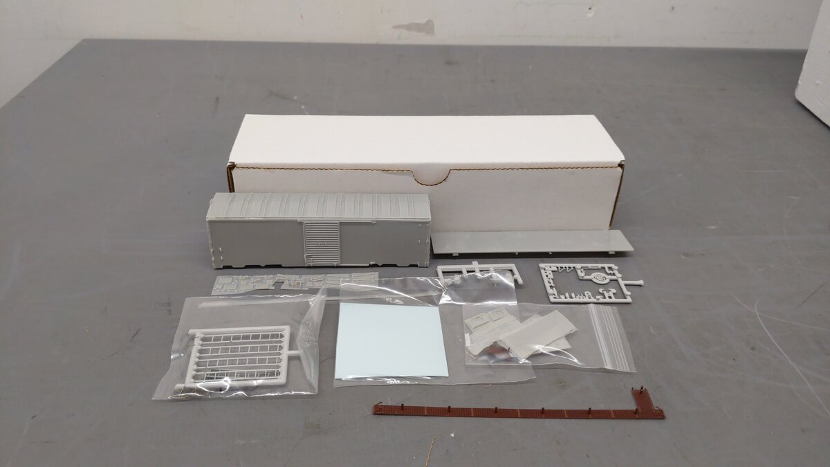 Sunshine Models 63.4 HO Chesapeake & Ohio 10' Aluminum Boxcar Kit-Assembled EX/Box
