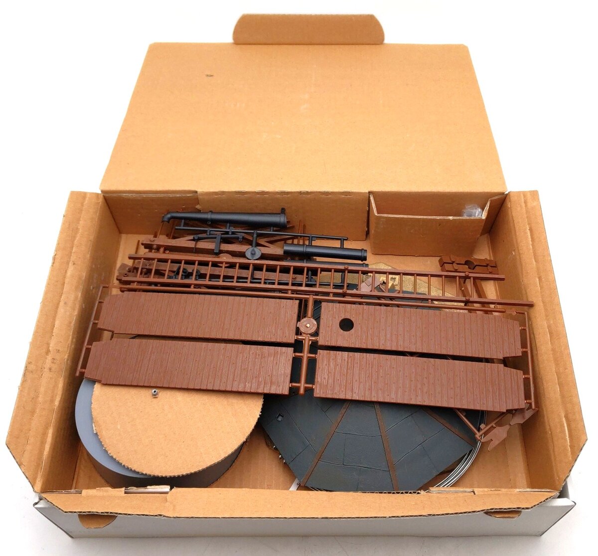 Pola 923 G Scale Water Tower Building Kit EX/Box