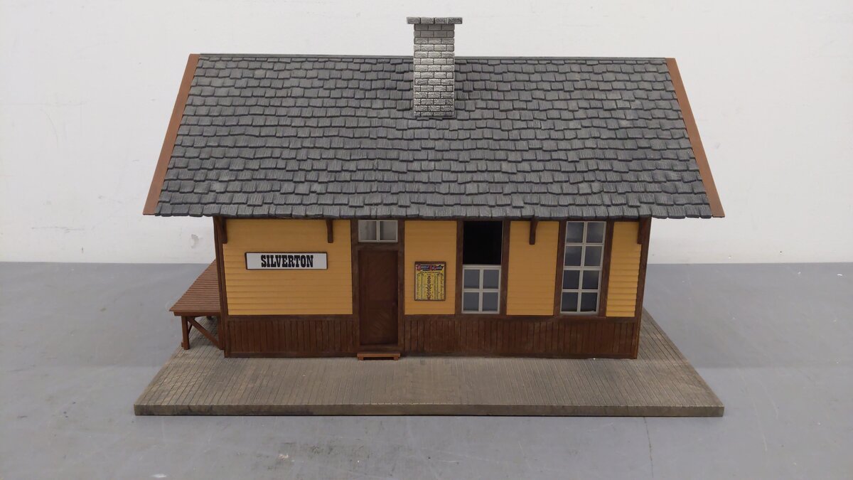 Pola 907 Silverton Railroad Station- Assembled EX