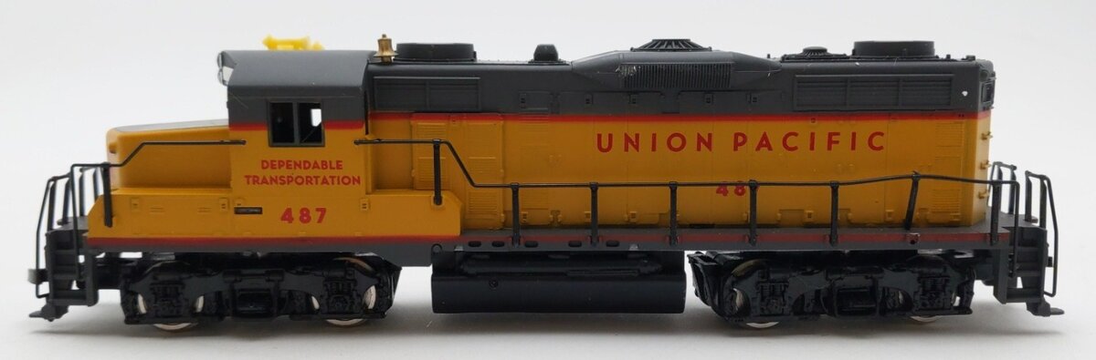 Mantua 414-003 HO Scale Union Pacific GP20 Diesel Locomotive #487 EX
