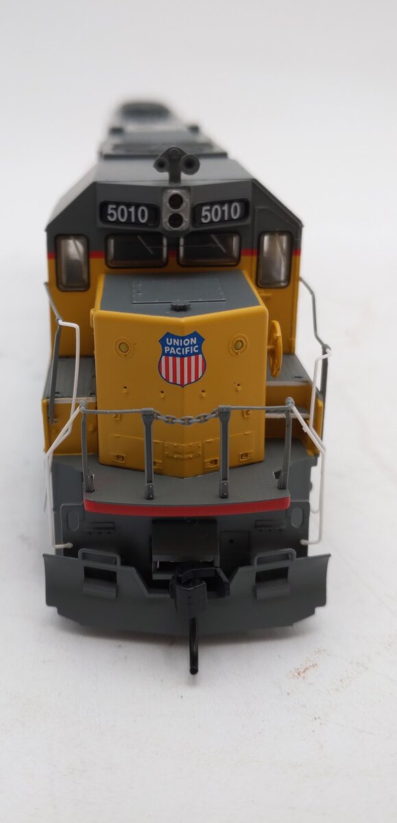 Walthers 910-20361 HO Union Pacific EMD SD50 Diesel Locomotive #5010 EX/Box