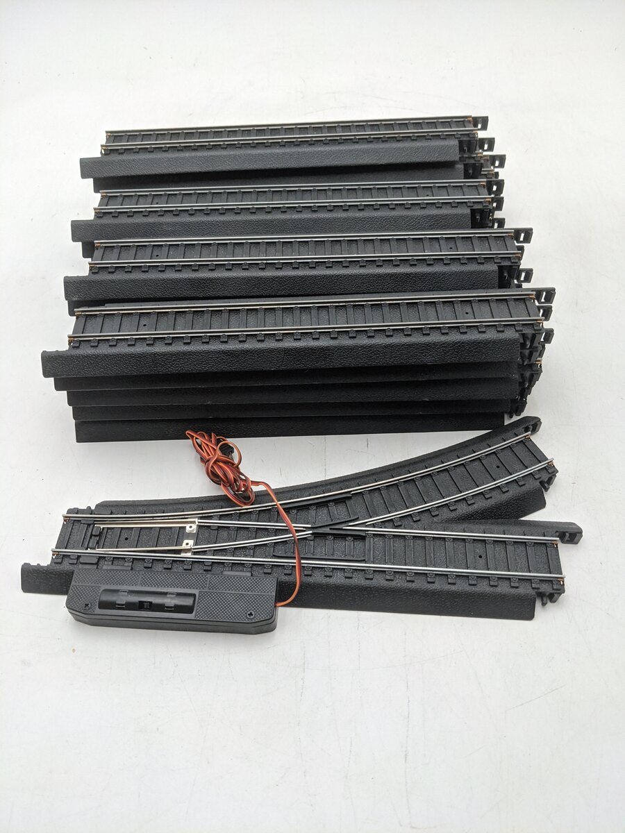Life Like HO Assorted Power Loc Straight Track Sections And 1 Left Switch [22] EX