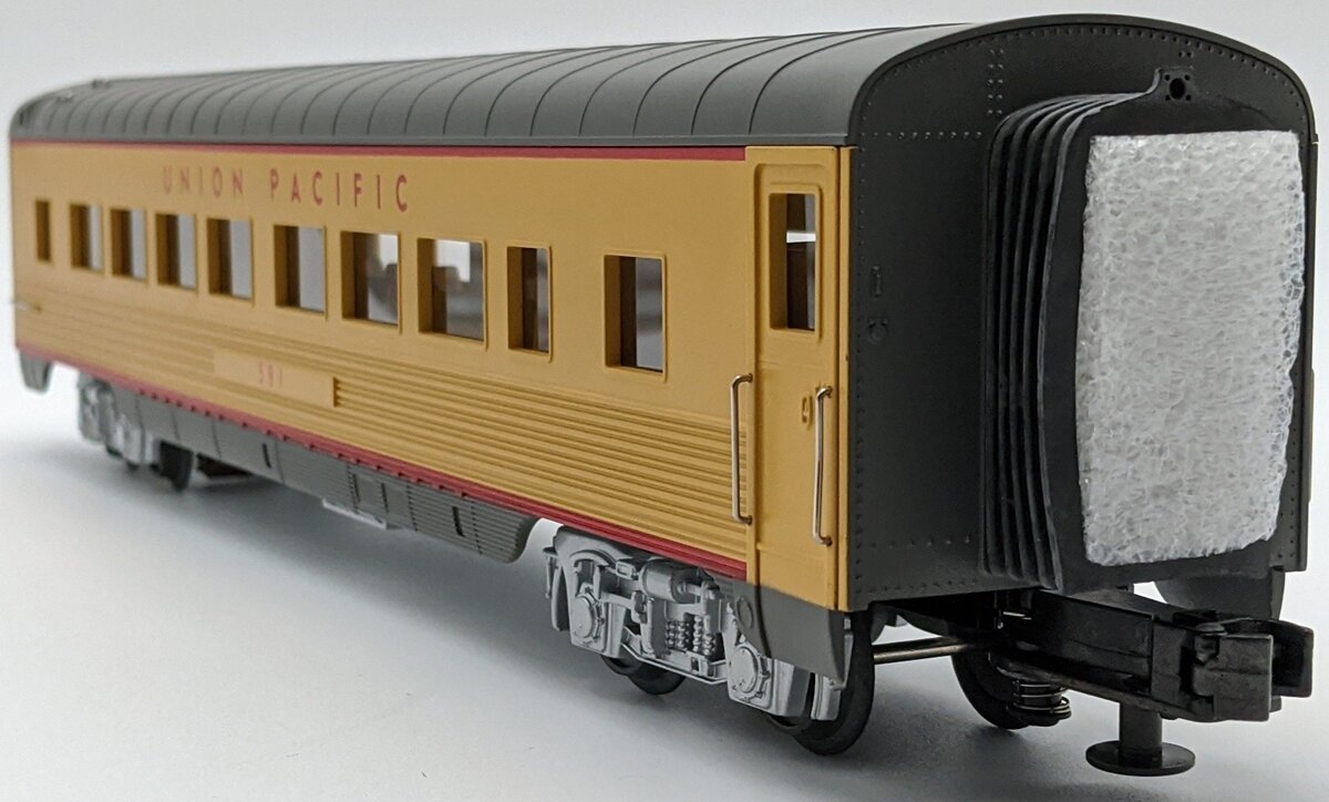 MTH 30-6702 Union Pacific 60‘ Streamlined ABS Coach Car #591 NIB
