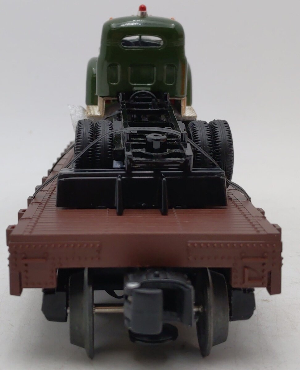 Lionel 6-17518 O Gauge Pennsylvania Flatcar with 2 Corgi Mack AEC Trucks #9823 EX/Box