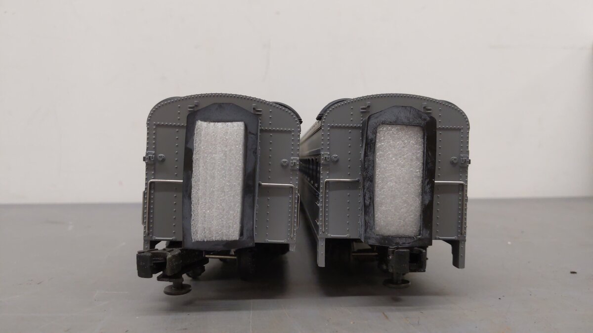 MTH 20-6654 O NYC 70' Streamlined Sleeper/Diner Passenger Car Set (Set of 2) EX/Box
