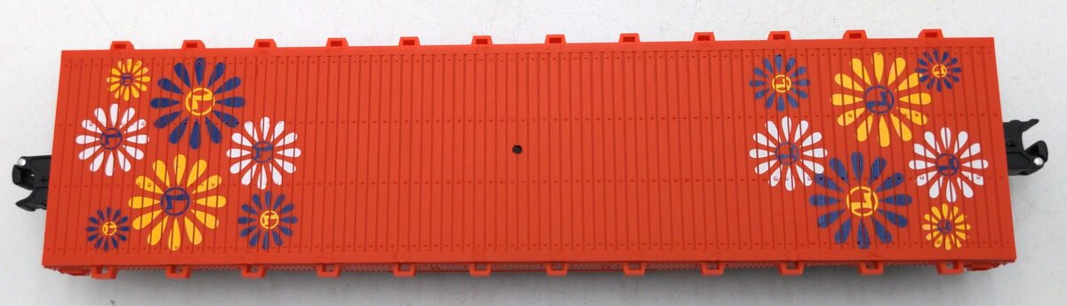 Lionel 6-19483 O Gauge Peace Auto Sales Flatcar with Volkswagen Beetle NIB