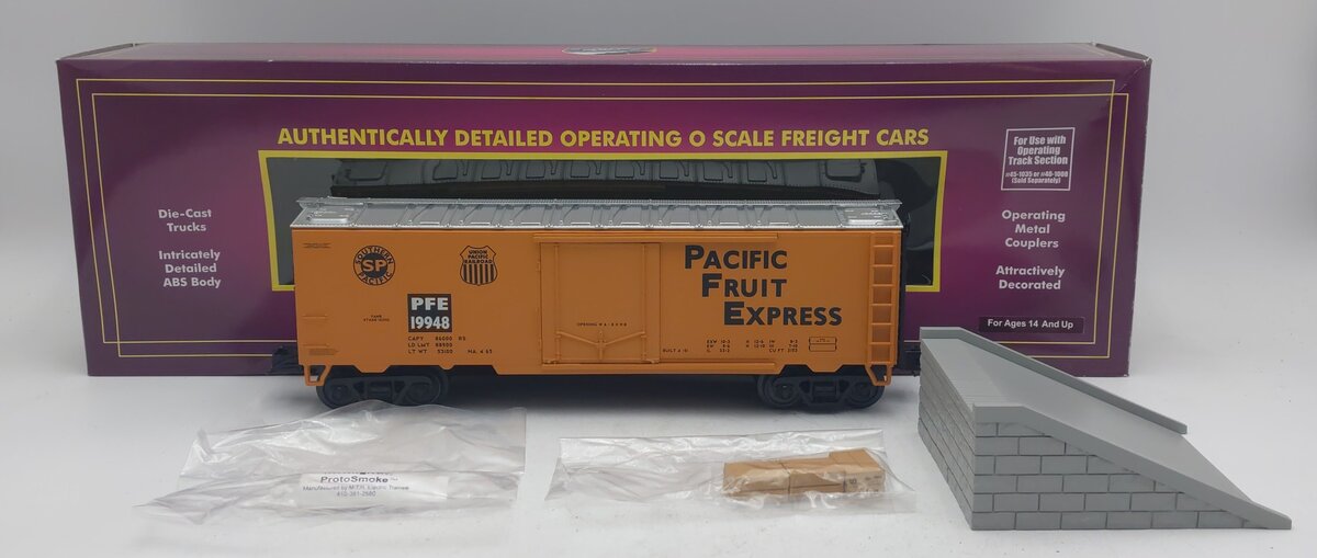 MTH 20-94221 Pacific Fruit Express Operating Reefer Car NIB
