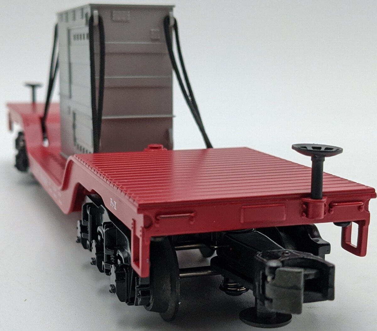 MTH 30-8301 O Gauge Santa Fe Die-Cast Depressed Center Flatcar w/ Transformer NIB