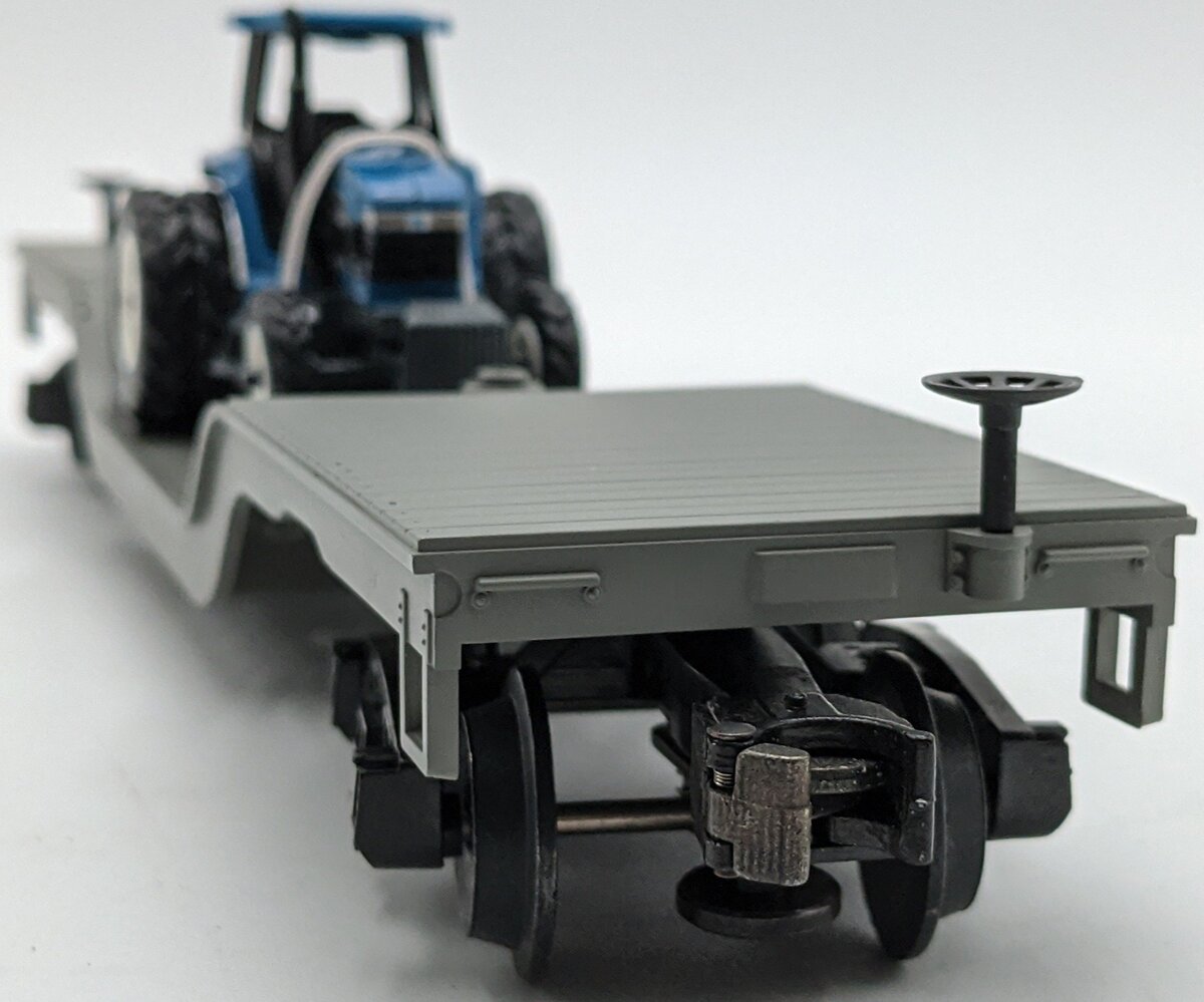 MTH 30-7611 O Gauge MTH Construction Flat Car #22893 w/Ertl Tractor NIB