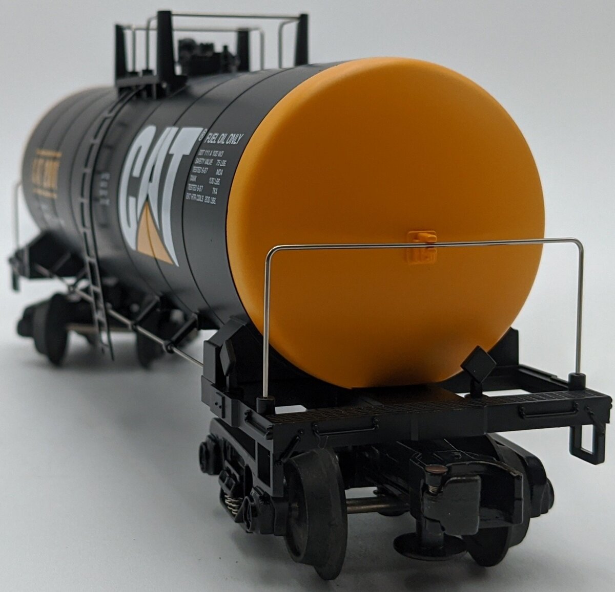 MTH 30-7337 O Gauge Caterpillar Modern Tank Car #2001 NIB