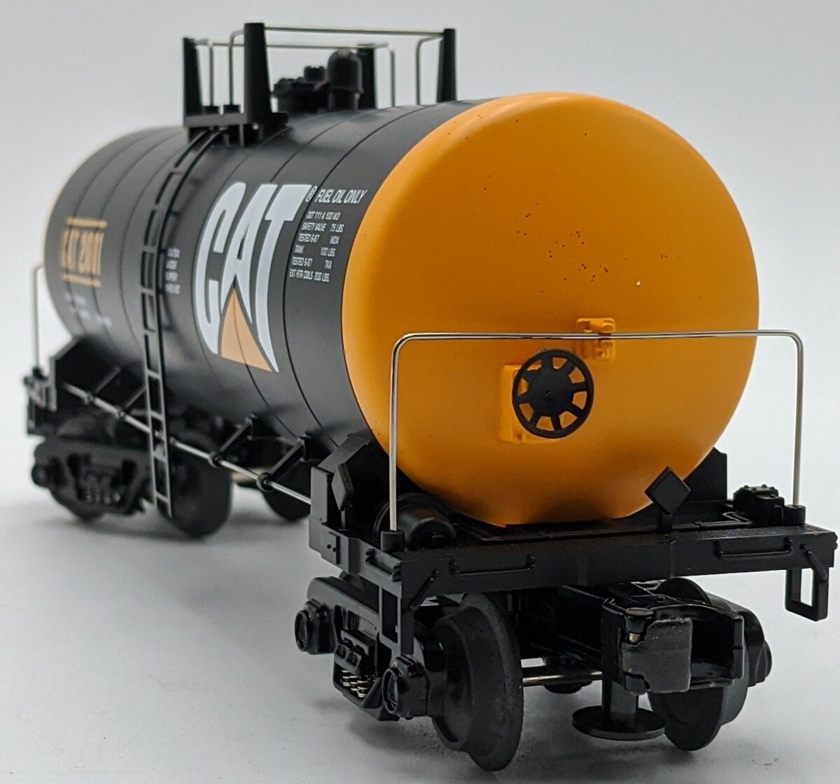 MTH 30-7337 O Gauge Caterpillar Modern Tank Car #2001 NIB