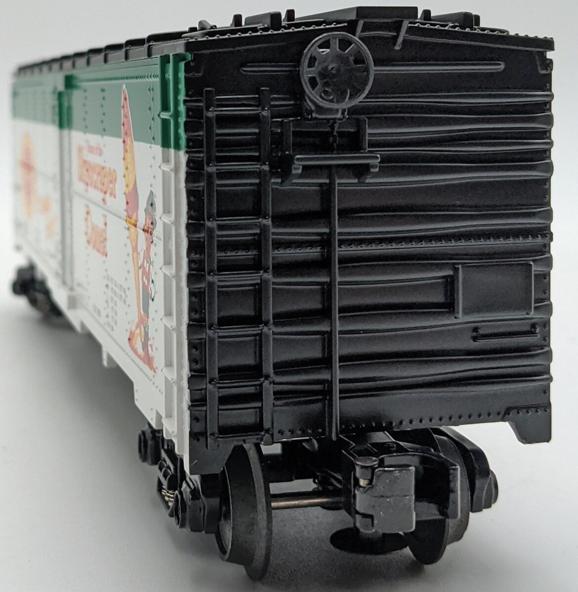 MTH 30-7839 Isaly's Skyscraper Cone Reefer Car NIB