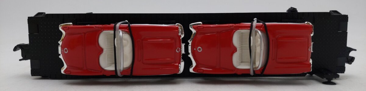 MTH 30-7624 O Gauge Auto Transport Flatcar with 2 Ertl '64 Corvettes #19640 LN/Box