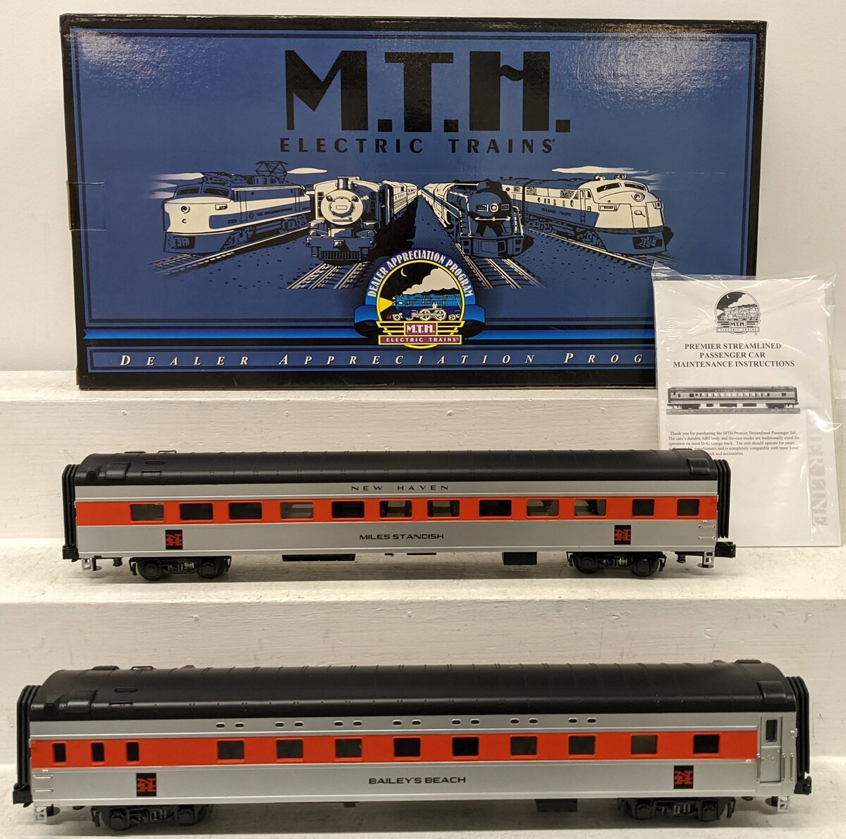 MTH 20-80005B O NH 70' Streamlined Sleeper/Diner Passenger Car Set (Set of 2) NIB