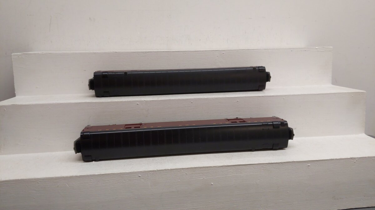MTH 20-69145 O N&W 70’ Streamlined Baggage/Coach Passenger Car Set (Set of 2) EX/Box
