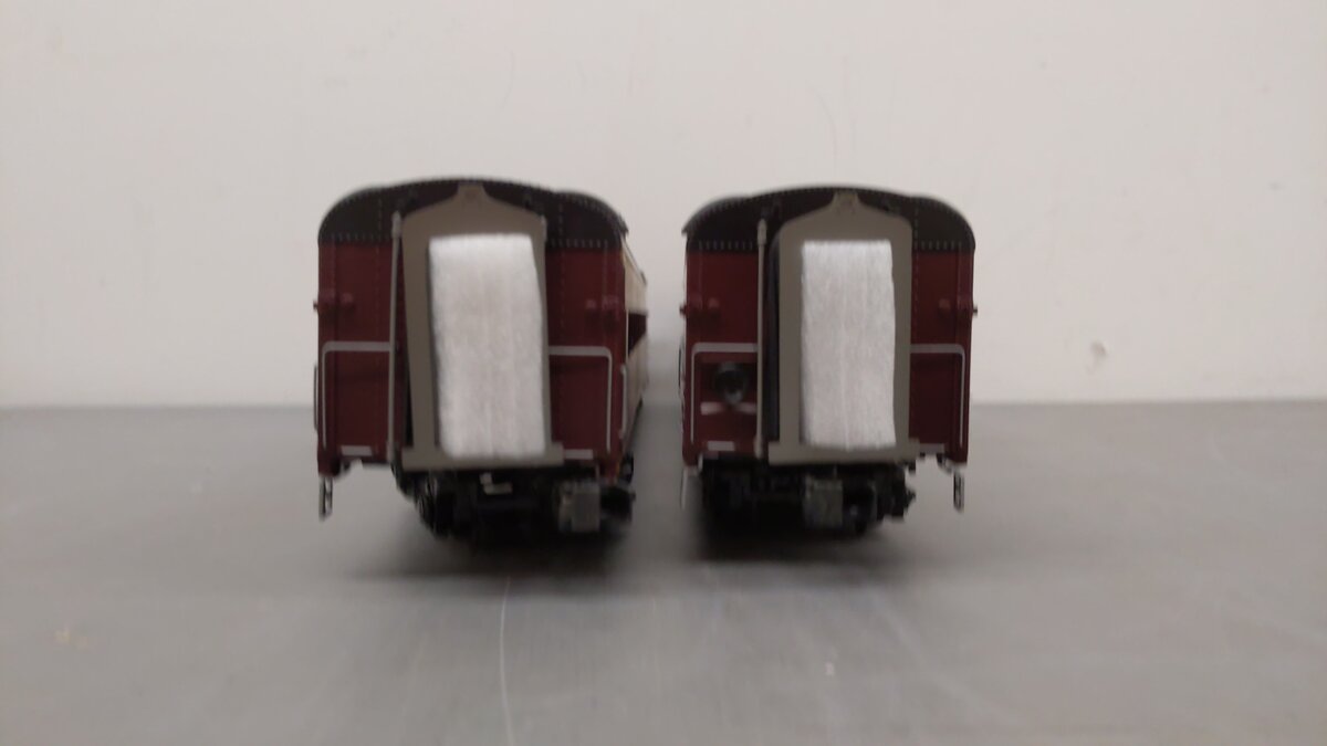 MTH 20-69145 O N&W 70’ Streamlined Baggage/Coach Passenger Car Set (Set of 2) EX/Box