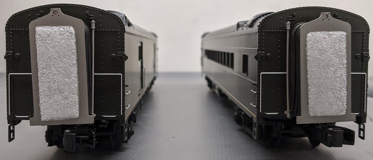MTH 20-69149 O Southern 70' Baggage/Coach Passenger Car Set (Set of 2)