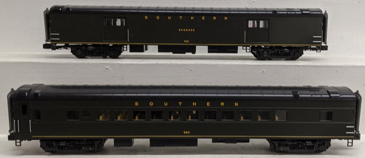 MTH 20-69149 O Southern 70' Baggage/Coach Passenger Car Set (Set of 2)