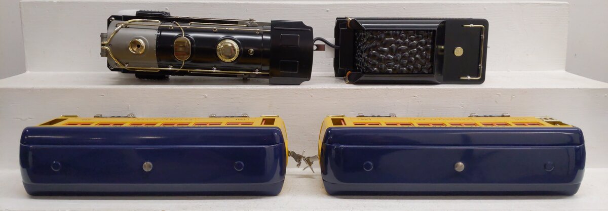 MTH 10-1236-1 Std. Gauge Tinplate Chessie System Steam Passenger Set w/PS2 #384 EX/Box