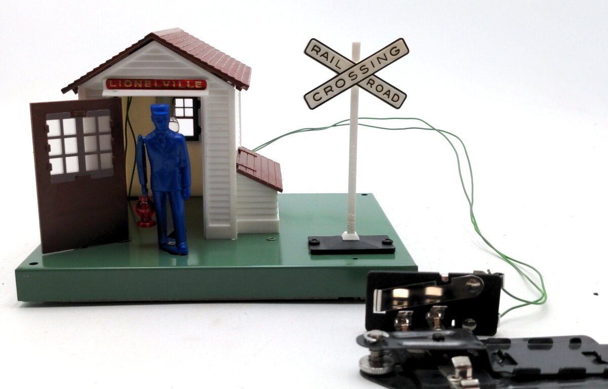 Lionel 6-2145 O Scale Automatic Gateman EX/Box