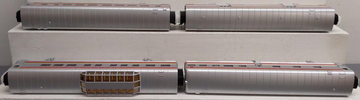MTH 30-6705 O Santa Fe 60' Streamlined Passenger Car Set (Set of 4) EX/Box
