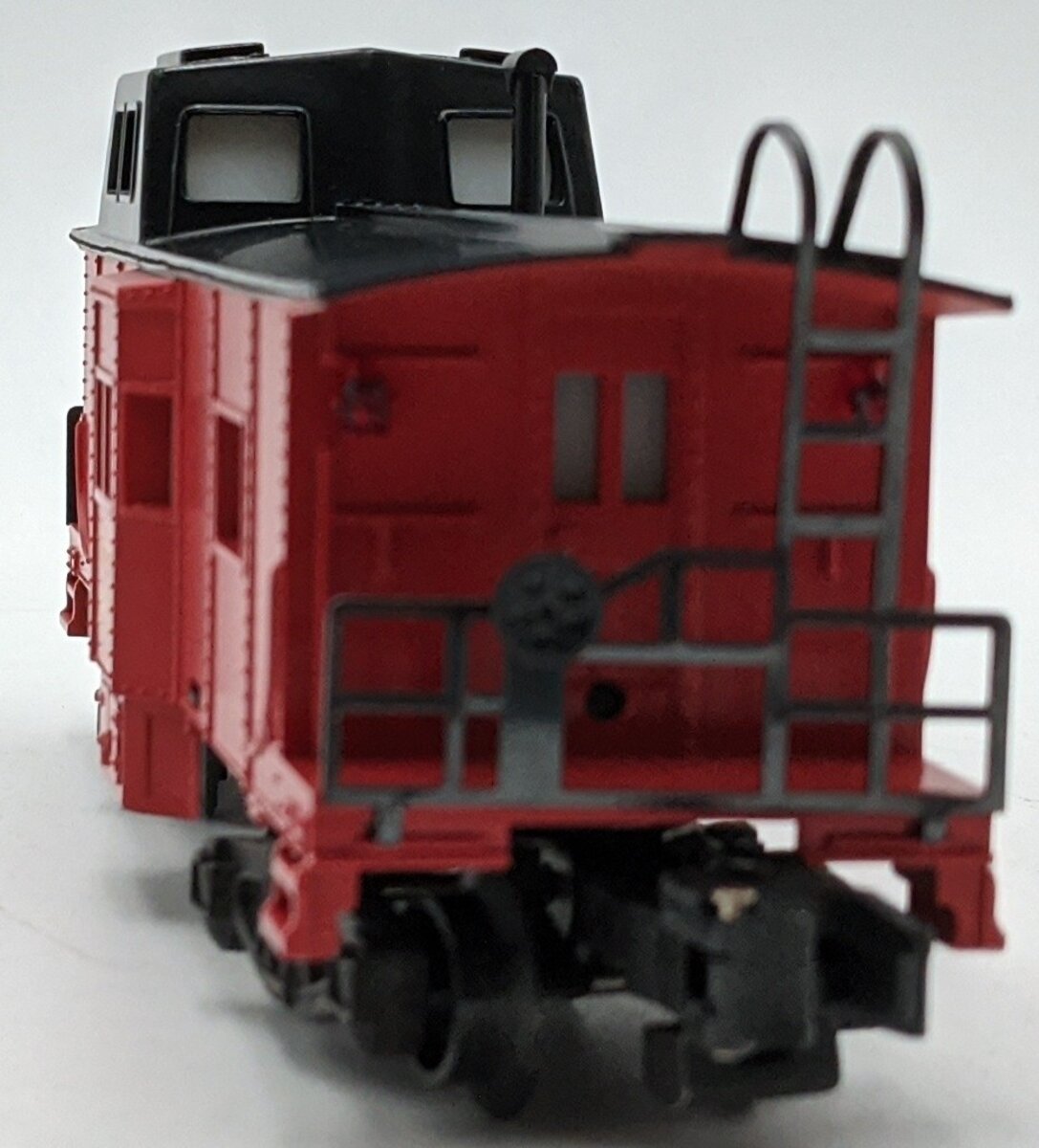 American Flyer 4-9405 S Scale Santa Fe Bay Window Illuminated Caboose NIB
