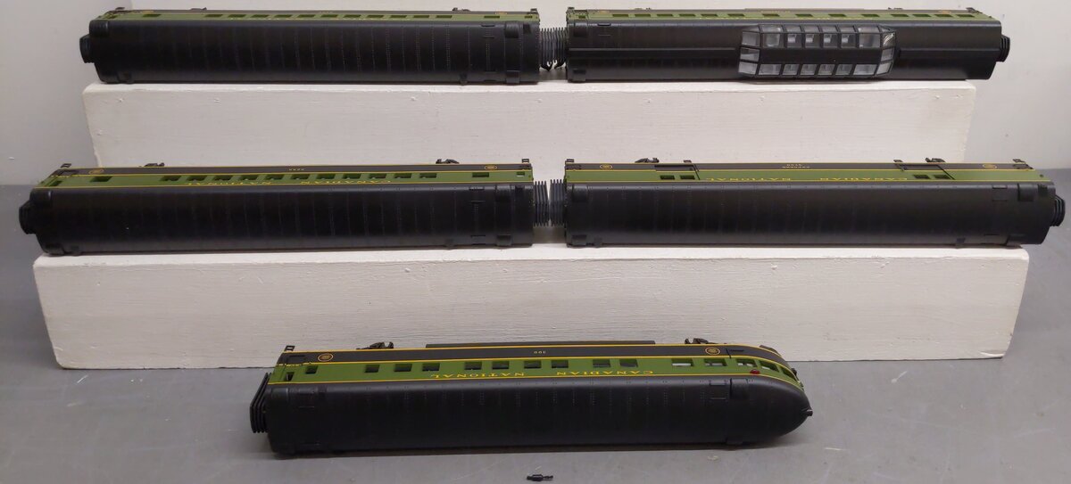 MTH 20-6574 O Canadian National 70' Streamlined Passenger Car Set (Set of 5) EX/Box