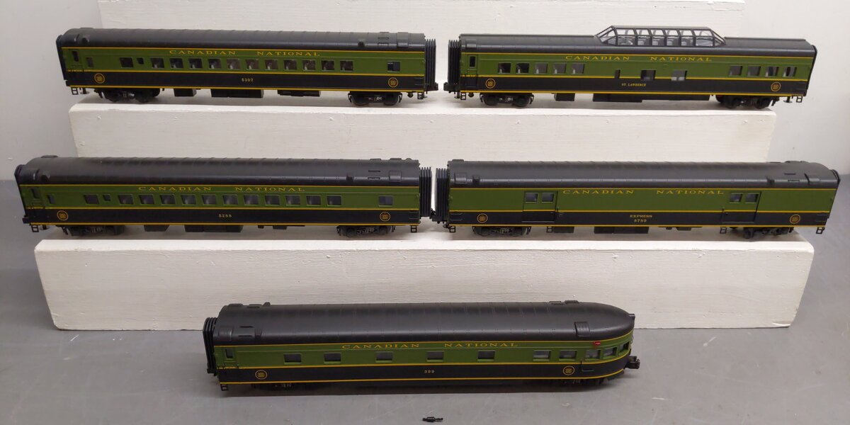 MTH 20-6574 O Canadian National 70' Streamlined Passenger Car Set (Set of 5) EX/Box