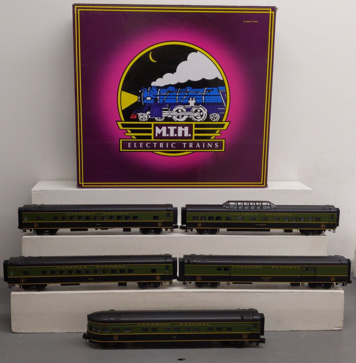 MTH 20-6574 O Canadian National 70' Streamlined Passenger Car Set (Set of 5) EX/Box