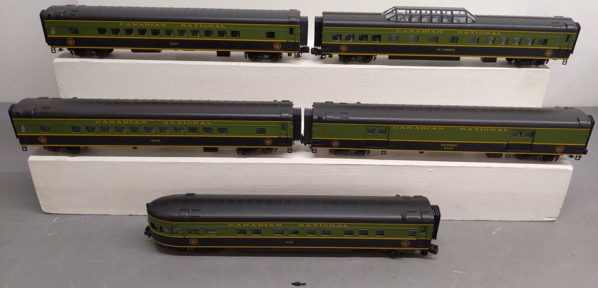 MTH 20-6574 O Canadian National 70' Streamlined Passenger Car Set (Set of 5) EX/Box