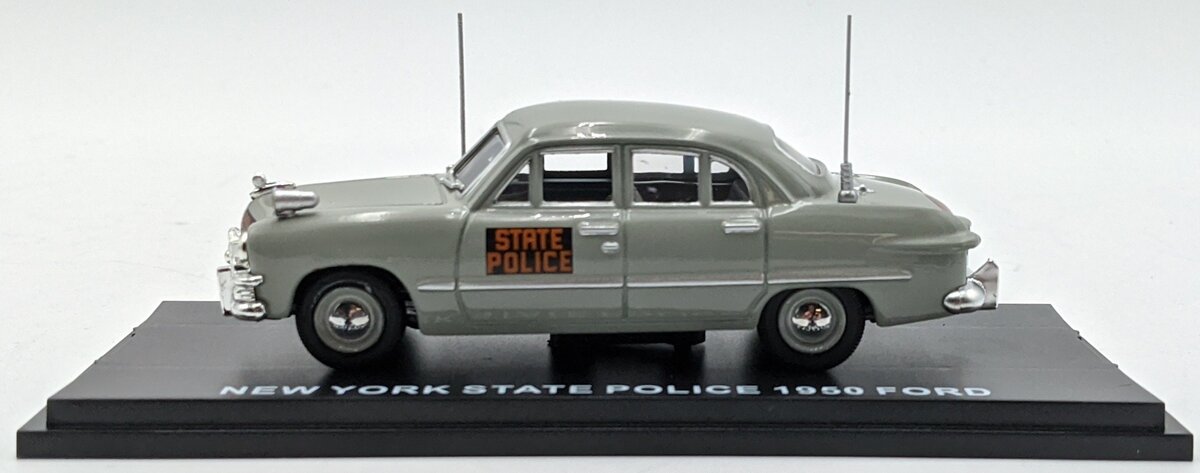 MTH 30-50079 1:43 1950 Ford 4-Door NY State Police Sedan NIB