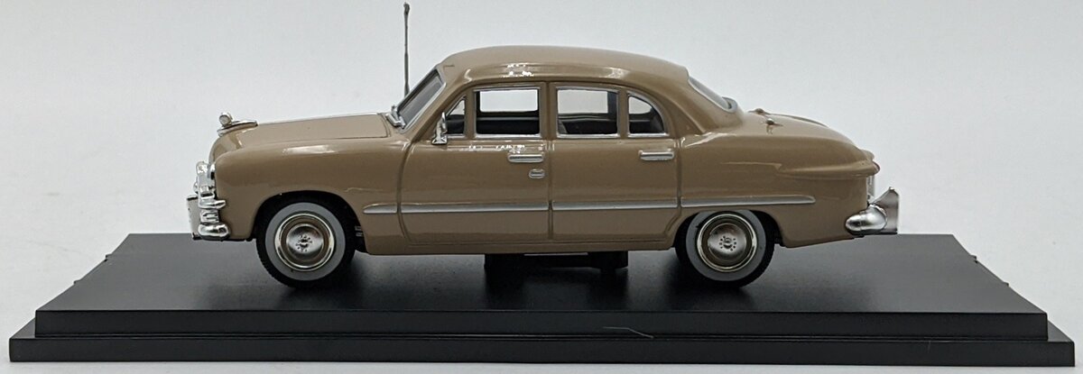 MTH 30-50085 1:43 1950 Sunland Beige Ford 4-Door Sedan NIB